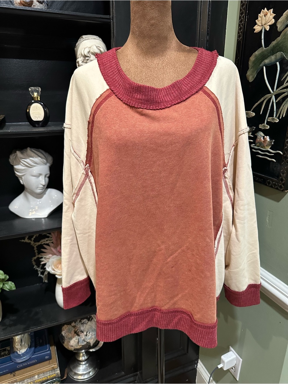 Oli & Hali Rust & Brick Orange Exposed‑Seam Pullover Sweatshirt – Size Medium